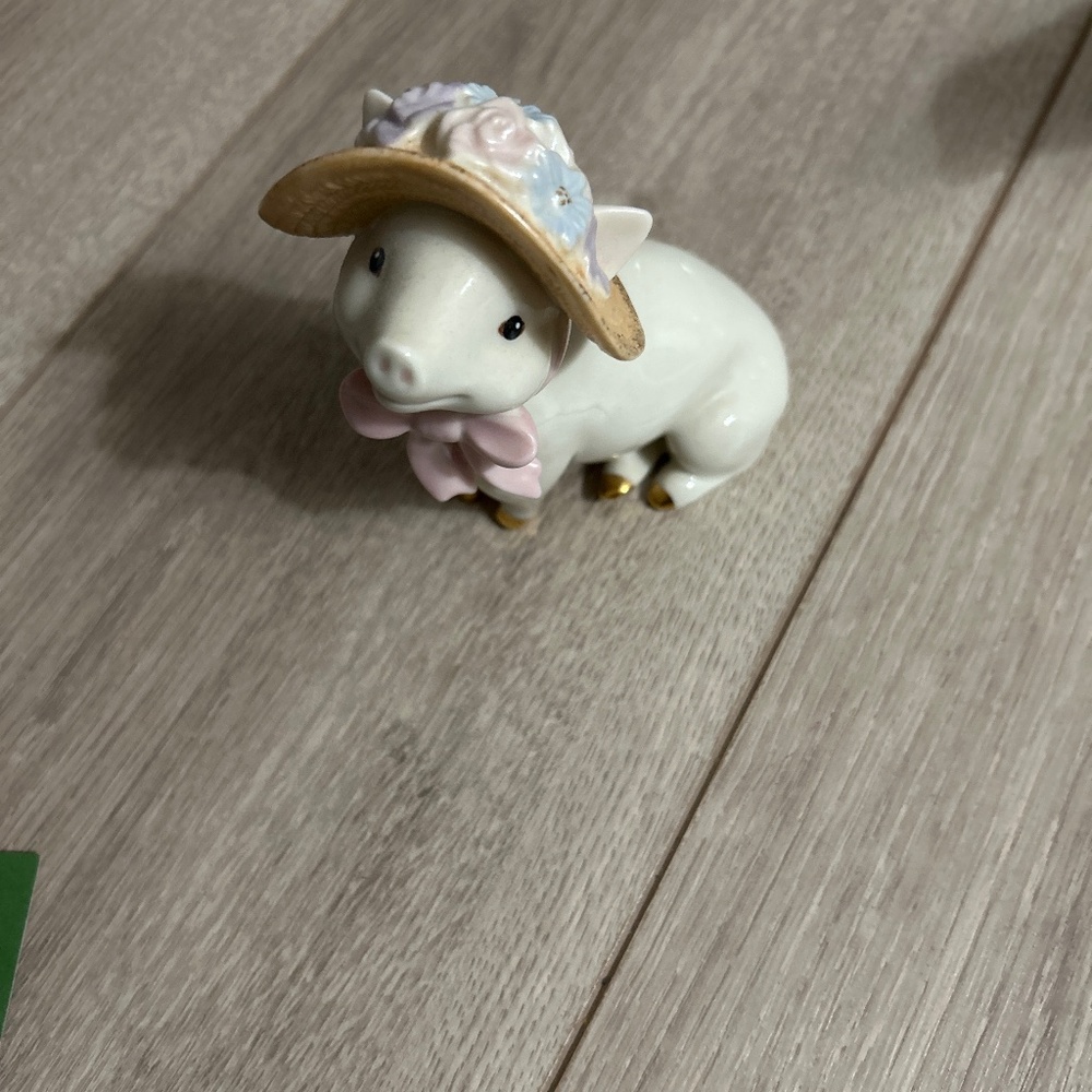 Lenox Fine Porcelain Pig Figurine “Sadie’s Sunday Best” 5”x 3.5”